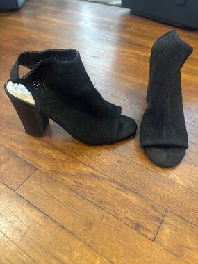 Apt. 9 Black Open-Toe Perforated Block Heel Booties